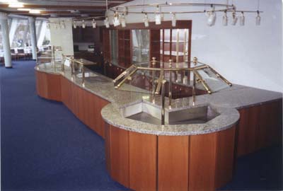 Referenzen EMB Endzustand Theke - 01.JPG (18446 Byte)
